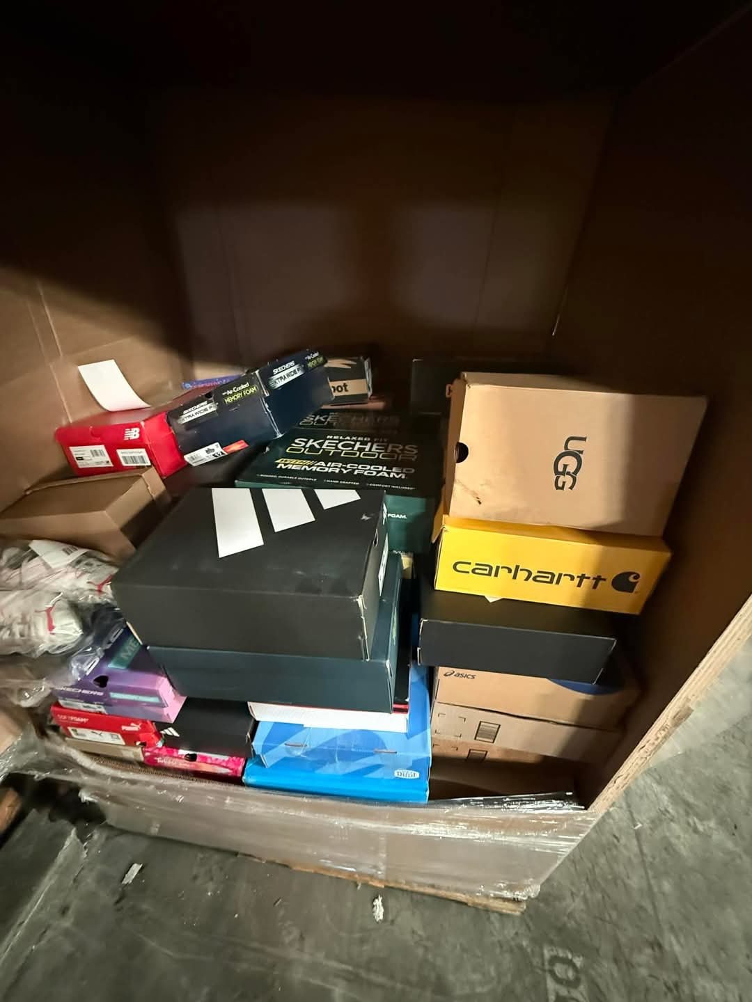 Mixed Shoes Pallet – 160-Pair Wholesale Mixed-Brand Footwear Lot