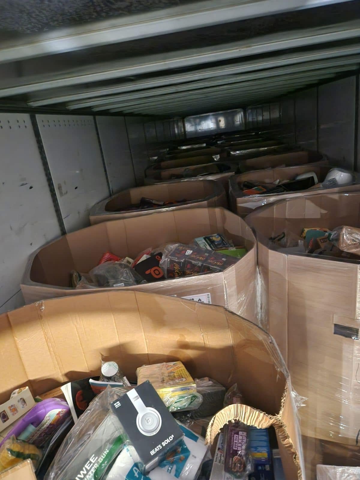 Amazon 7ft FC Apparel & Footwear Truckload