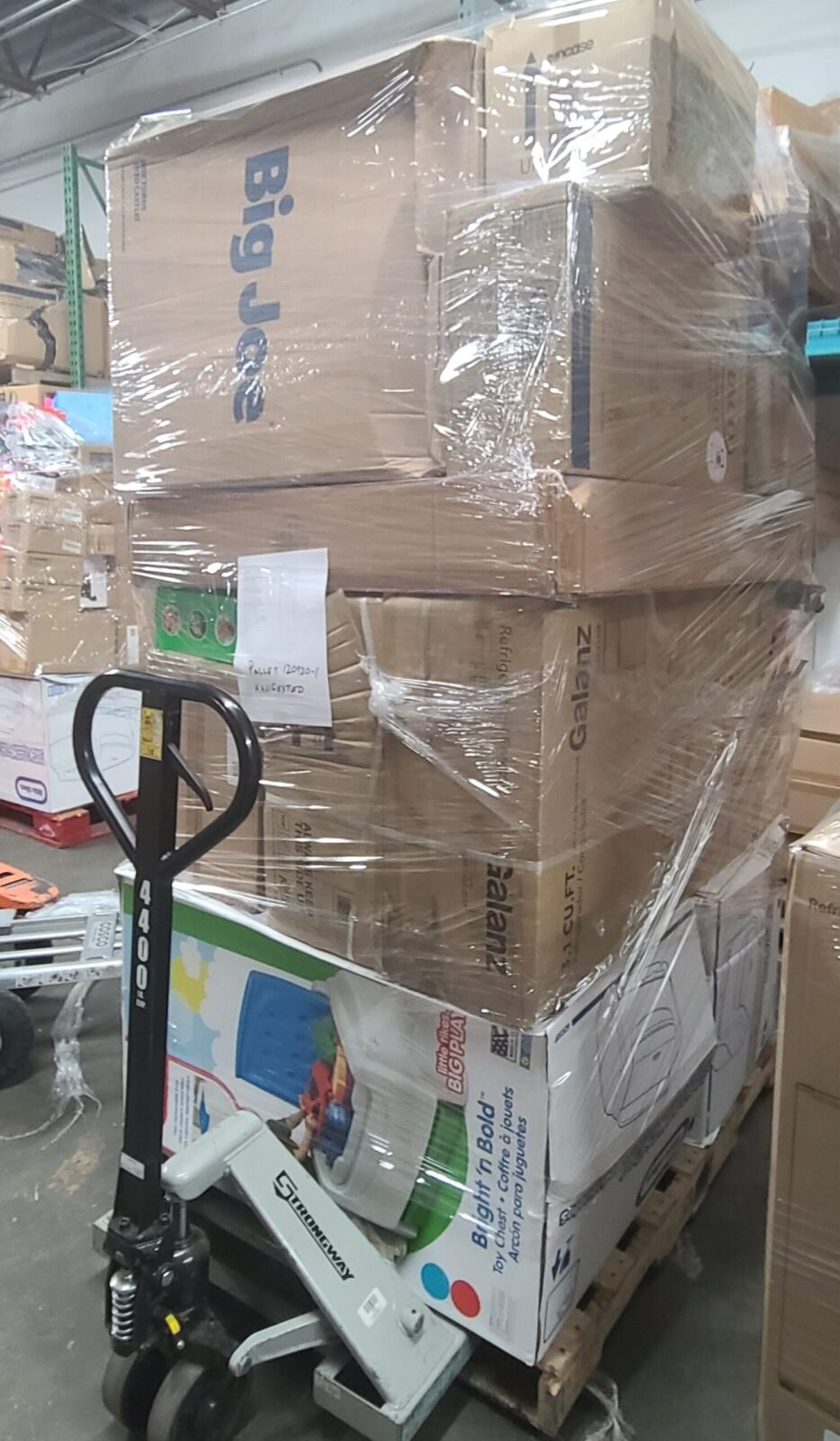 Little Tikes, Samsonite, Graco Swing, Appliances, Toys & Games - 572-Piece Mixed Liquidation Lot
