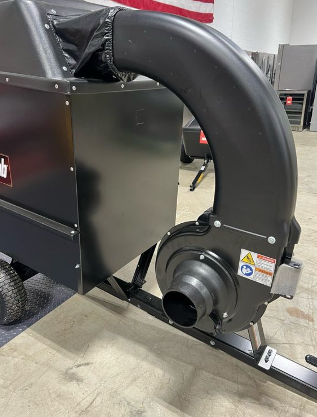 Agri-Fab Mow-N-Vac 32 Cu Ft Lawn Vacuum (Model 45-0577)
