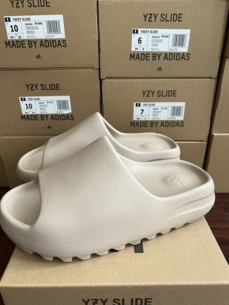 Assorted Slide Sandals Pallet