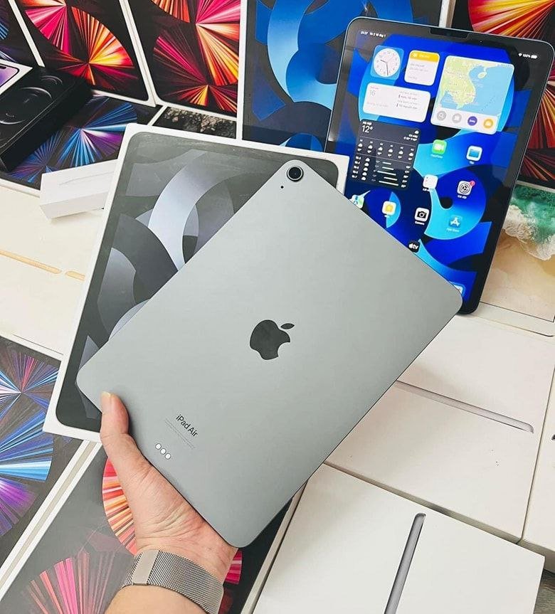 Pallet of Assorted iPads