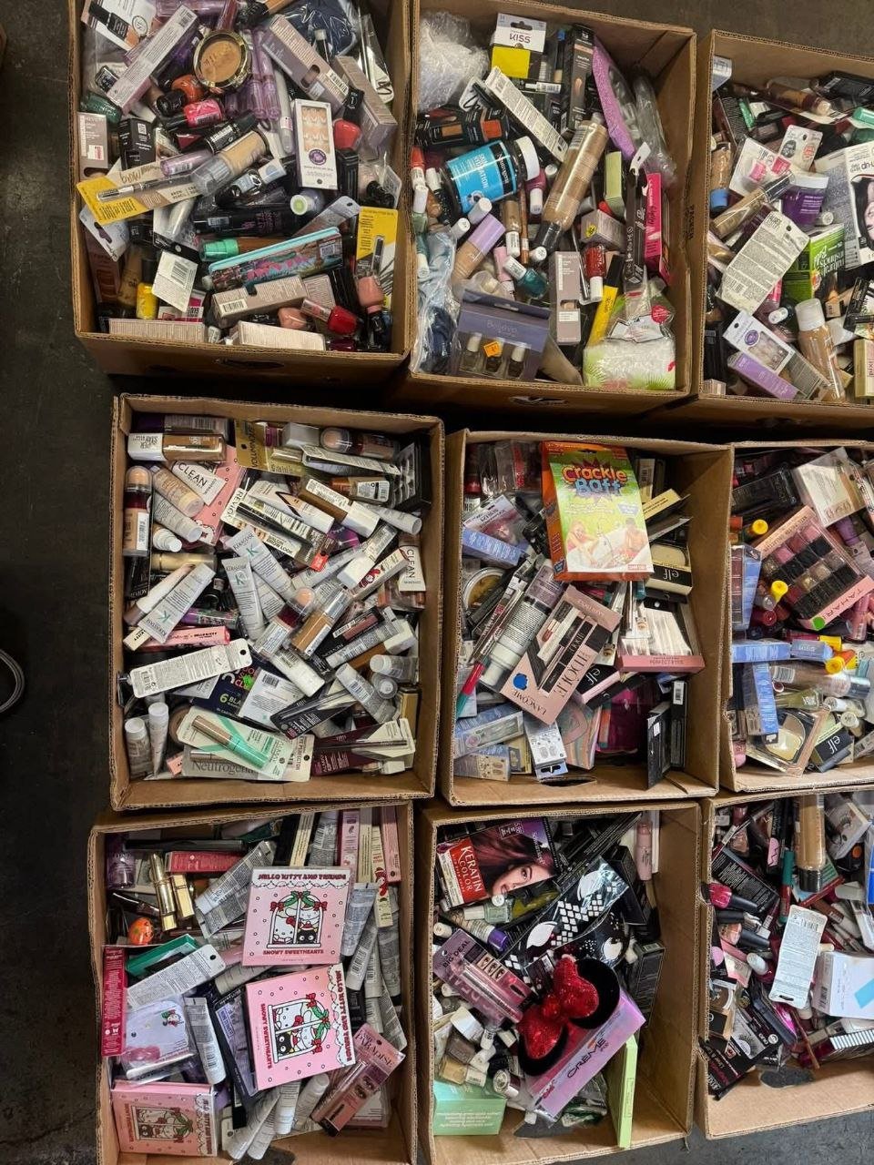 Makeup Liquidation Pallets (200-500+ Assorted Cosmetics)
