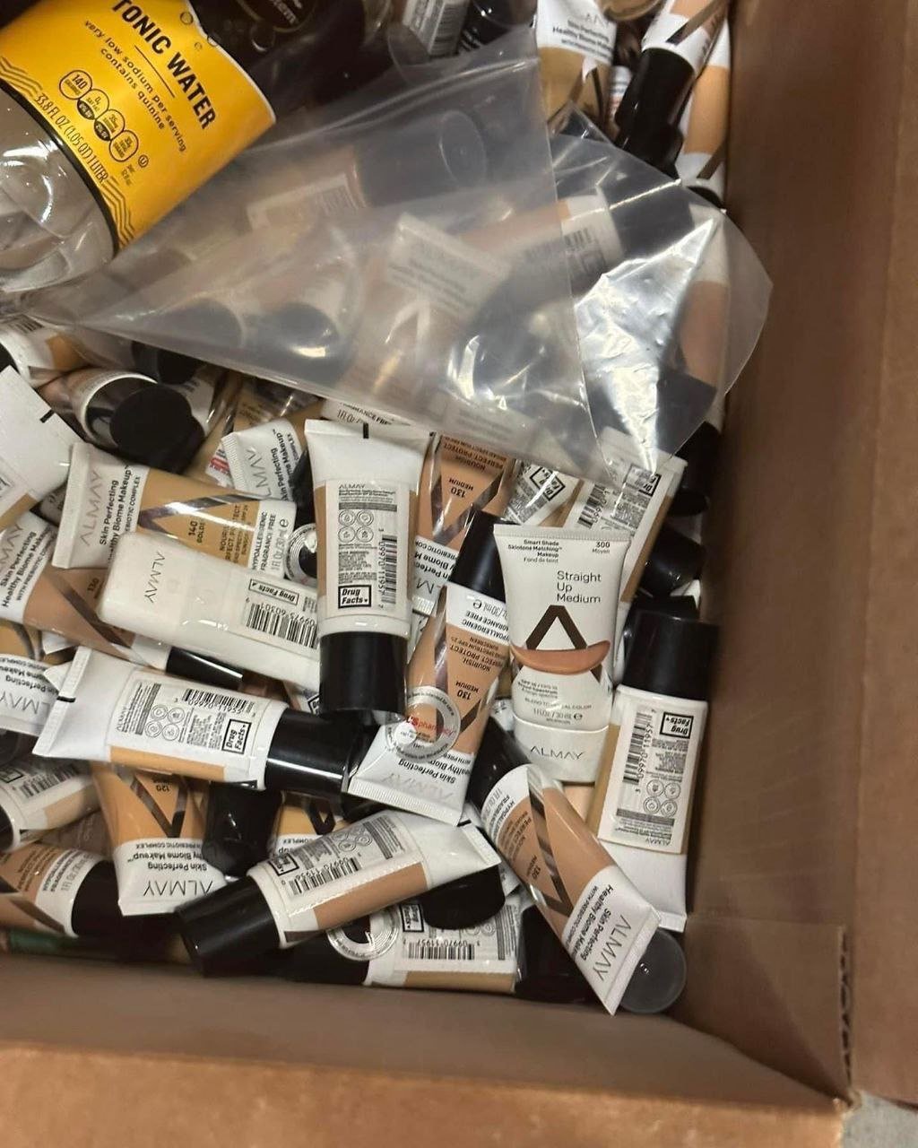 100-Unit Mixed Cosmetics Pallet (Medium Lot)
