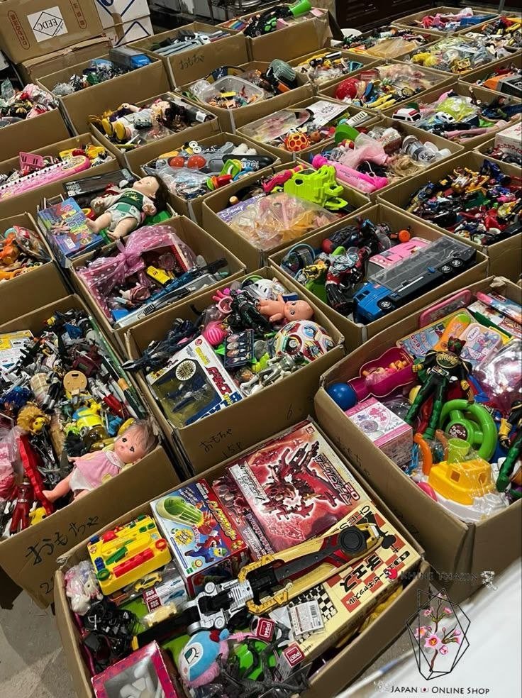 200-Unit Mixed Toy Pallet
